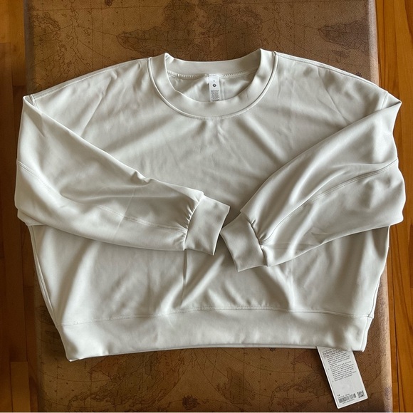 NWT Lululemon Softstreme Perfectly Oversized Cropped Crew - Picture 3 of 7